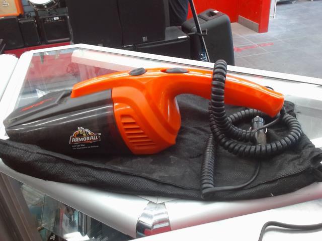 Aspirateur pour voiture