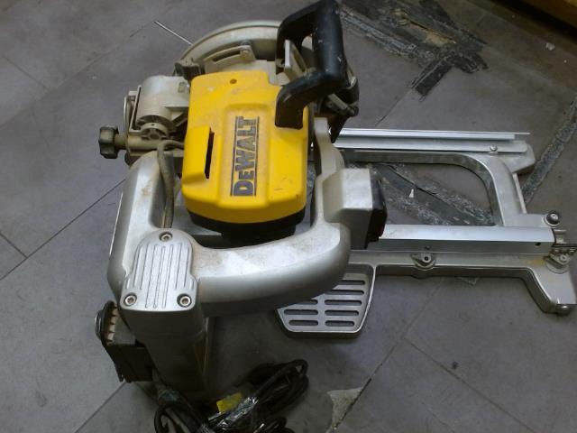 Wet tile saw dewalt 10'' sans bassin