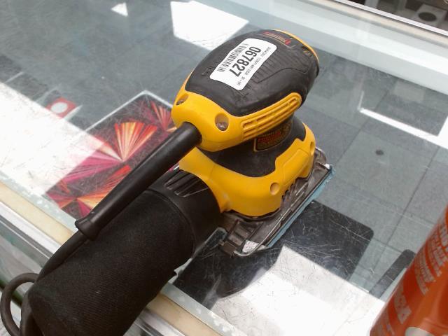 Ponceuse dewalt