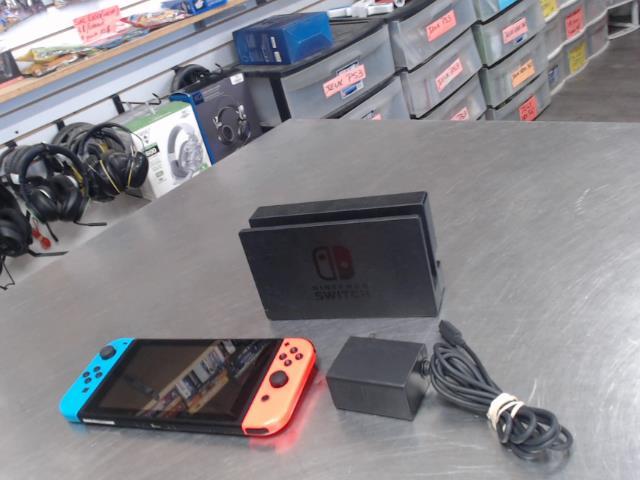 Nintendo switch+paire joycon+dock+charge