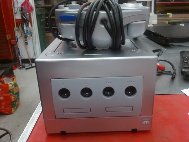 Console game cube