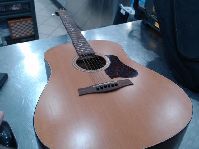 Guitare acoustique