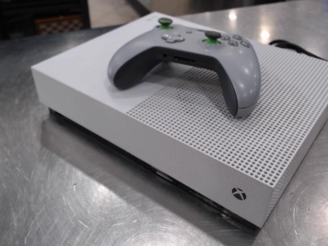 Xbox one s avec manette