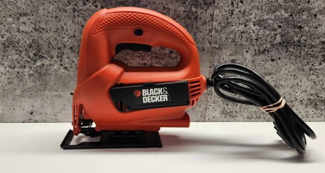 Scie alternatif black and decker filaire