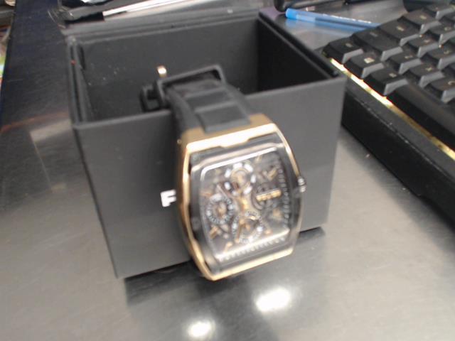 Montre neuf box