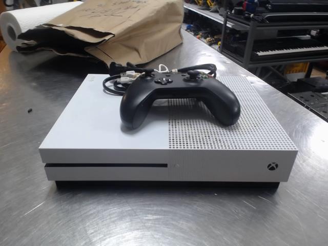 Xbox one s 1to + man + charg