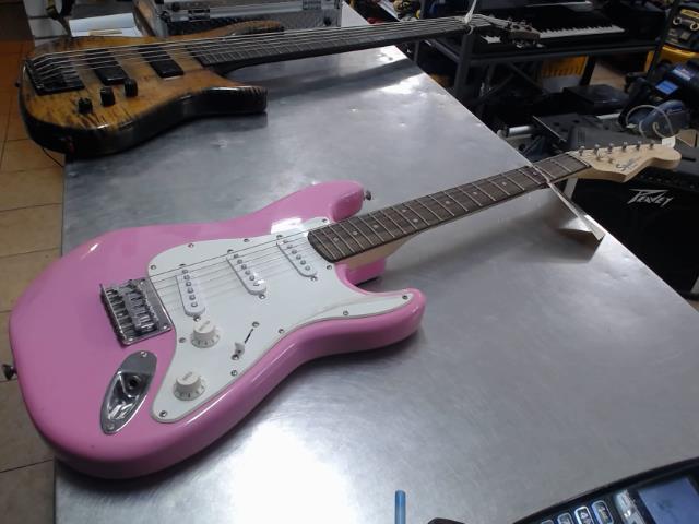 Guitare electrique rose no case