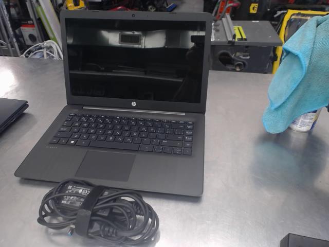 Laptop hp celeron n4000/4gbram/64gb sd