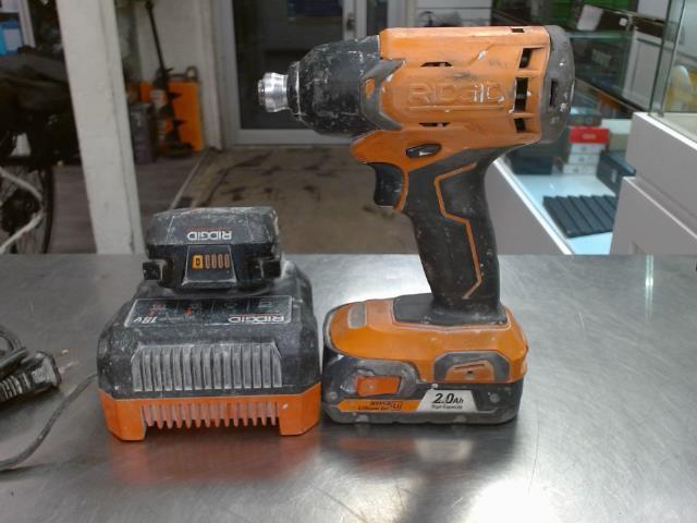 Impact ridgid + 2batt + chargeur