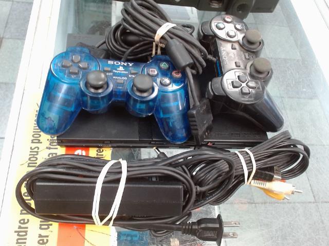 Playstation 2 slim + 2 manettes + cables