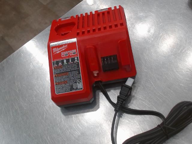 Chargeur milwaukee