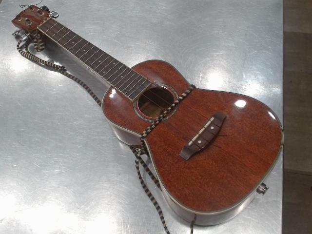 Ukulele brun