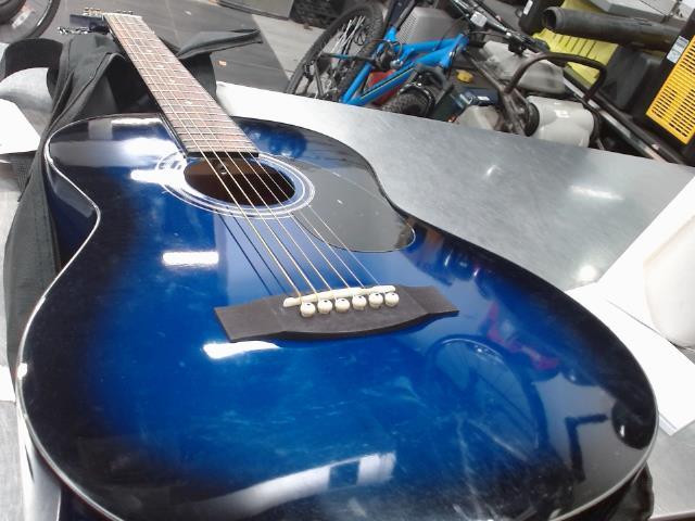 Guitare acoustique + case