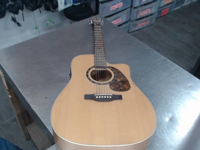 Guitare semi-acoustique+case mou