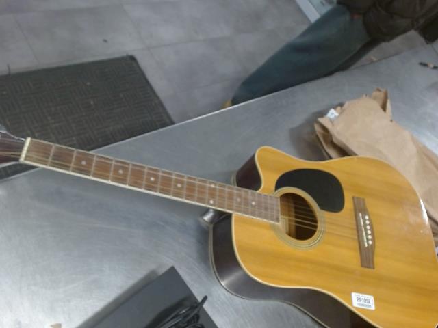 Guitarre acoustic marron spectrum