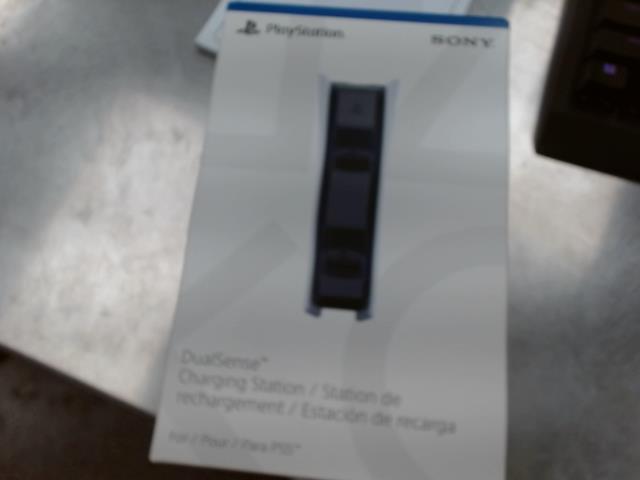 Charging dock manette ps5 brand new