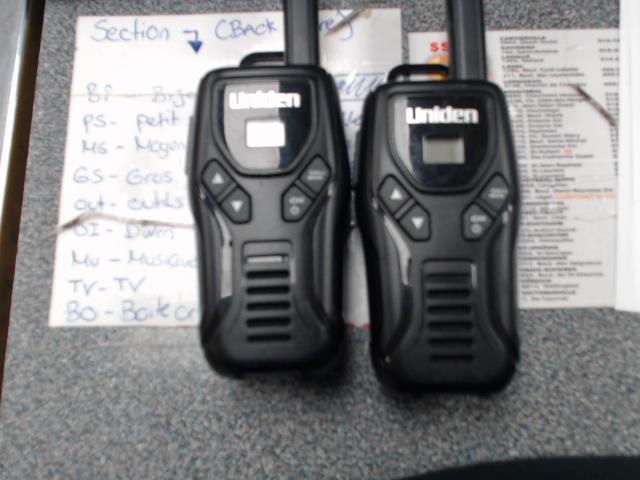 2x walky talkie '