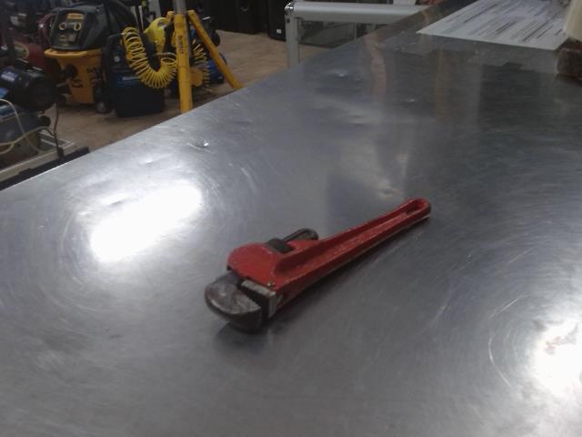 Pipe wrench 8''