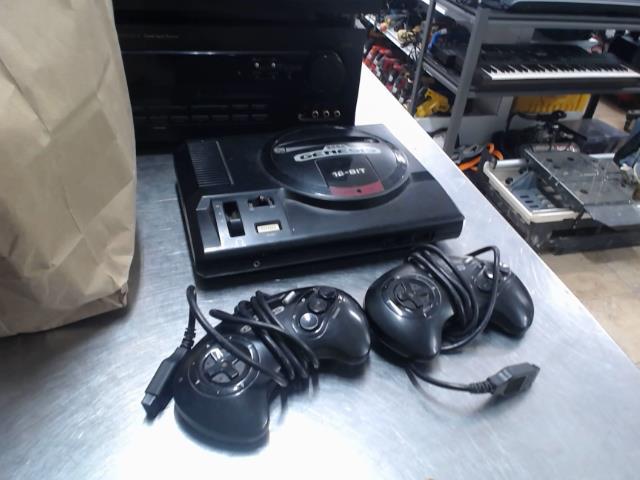 Sega genesis + 2 man + fils