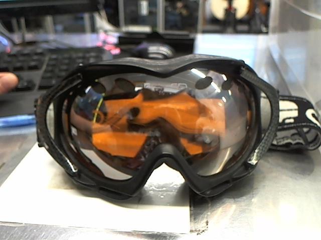 Ski goggles