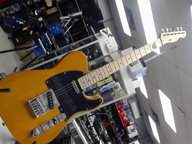 Fender telecaster squier orange