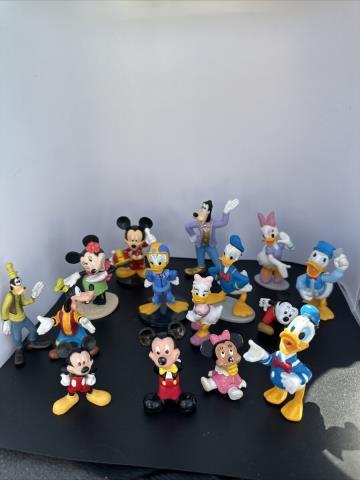 Lot de figurine disney