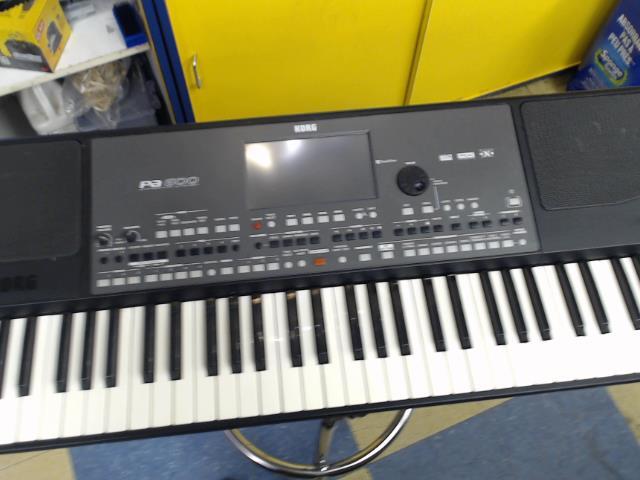 Synthesizer korg pa 600