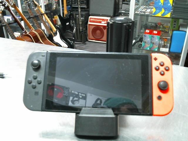 Console nintendo switch (no dock no char