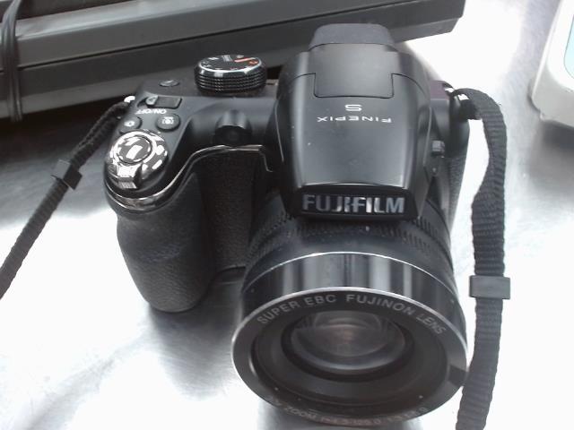 Camera finepix 30x