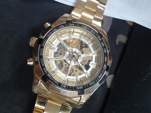 Montre technomarine plate gold