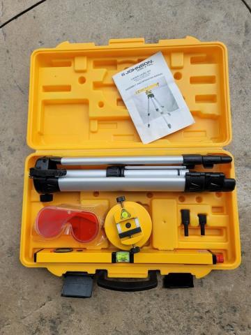 Johnson laser level tripod in yrello cas