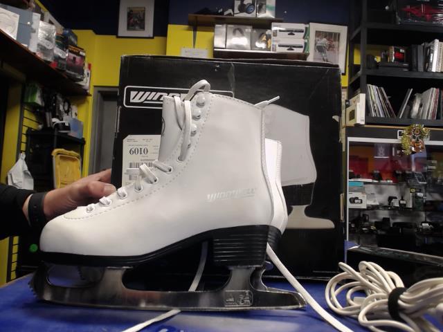 Paire de patins a glace pour femme