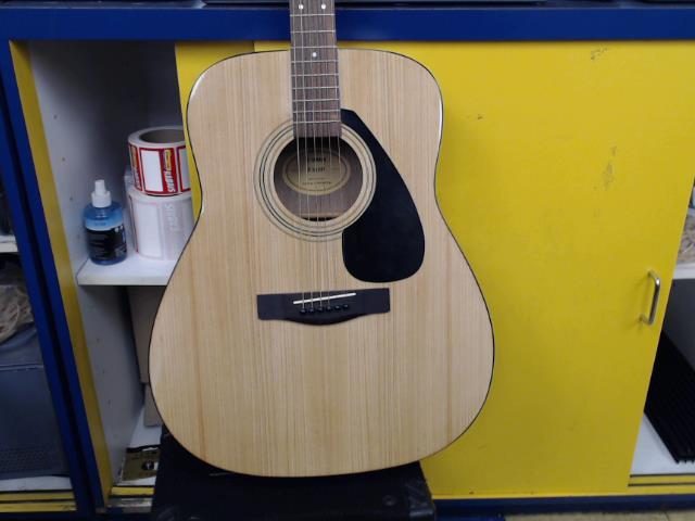 Guitare acoustic sans case