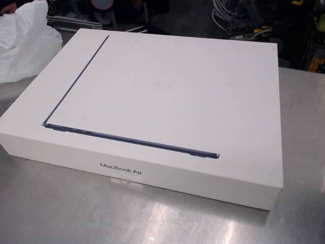 Macbook air 15 inch m2 256gb 8gb ram