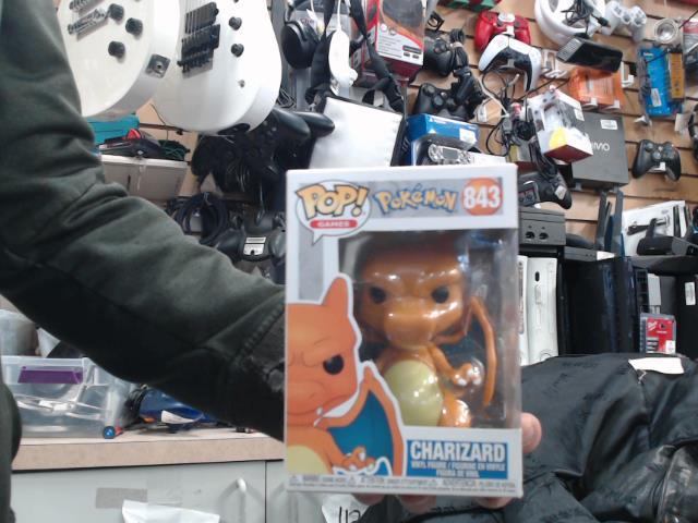 Charizard vinyl figure