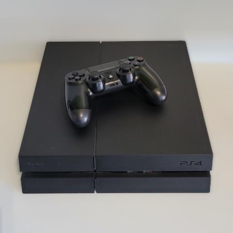 Console ps4 avec fil