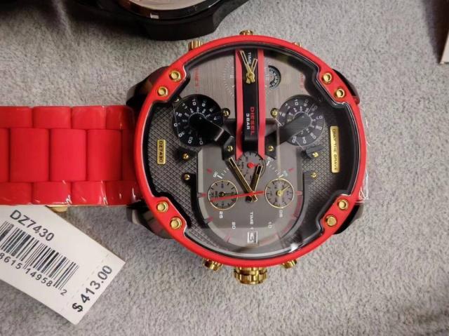 Montre big daddy rouge et or diesel