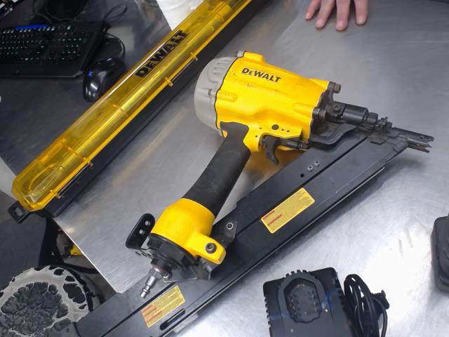 Nail gun dewalt