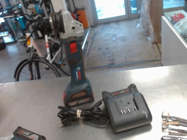 Kit grinder bosch 18v+batt+chrg