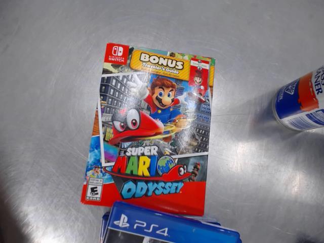 Super mario odyssey dans boite