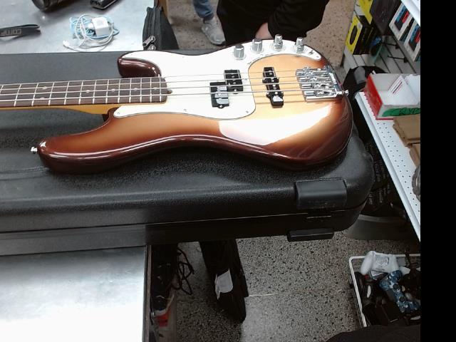 American jazz bass fender pink+case