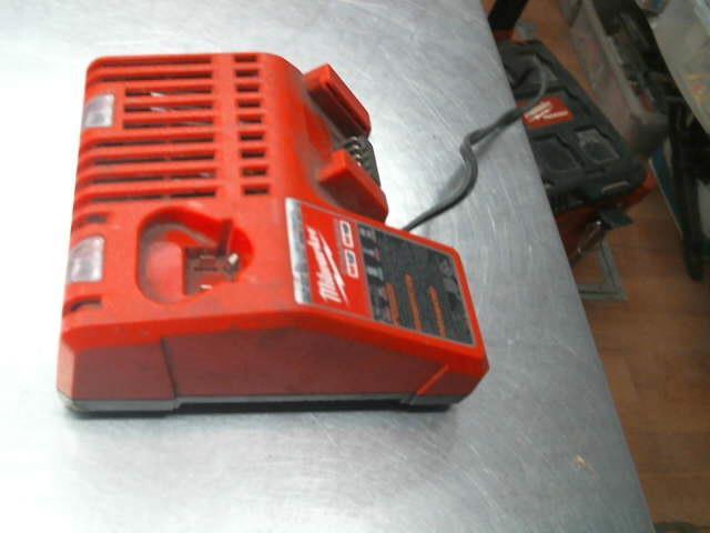 Chargeur milwaukee