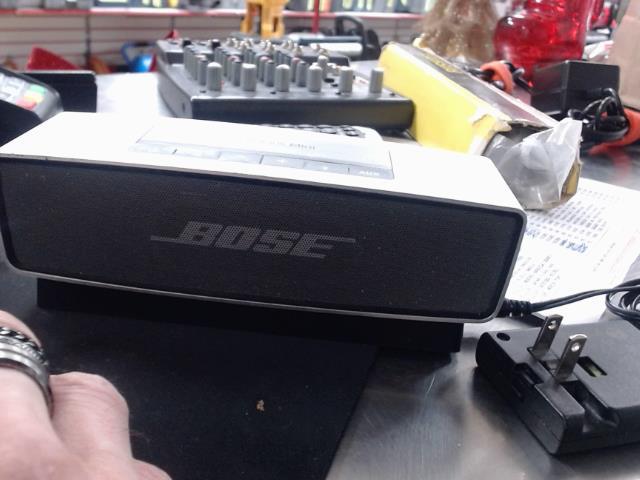 Speaker sans fils avec base bose