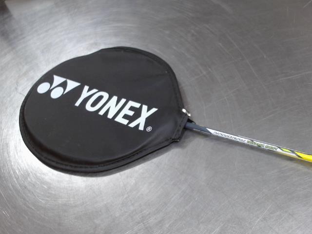 Raquette de badminton yonex