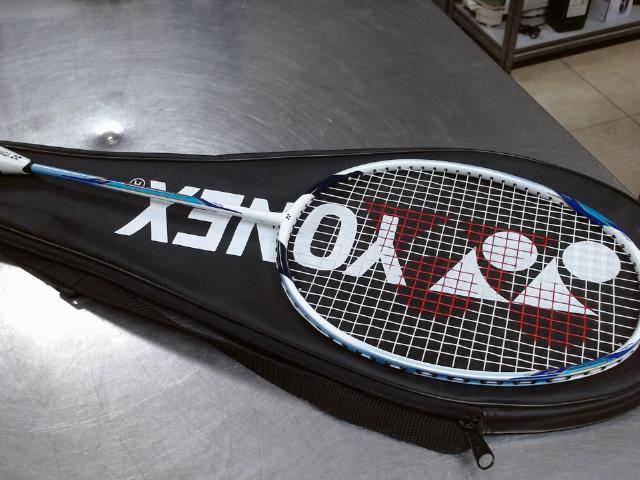 Raquette de badminton yonex