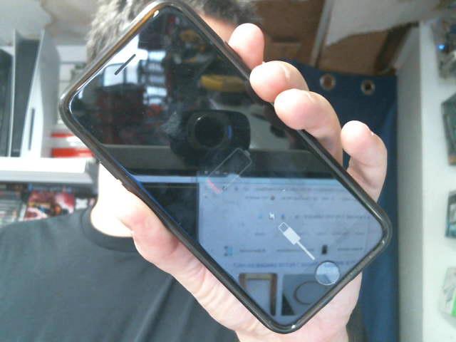 Iphone 7 petite crack en haut