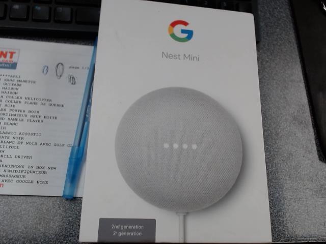 Boite blanc avec google home