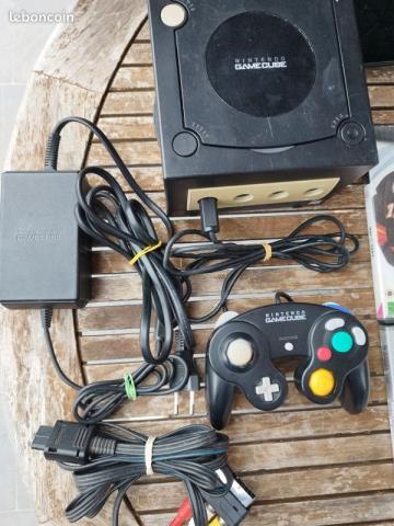 Gamecube avec deux manette et lot 6jeux