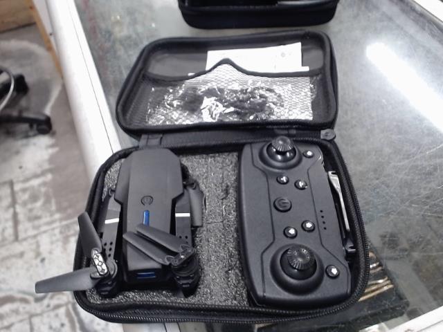 Drone +manette+acc et case