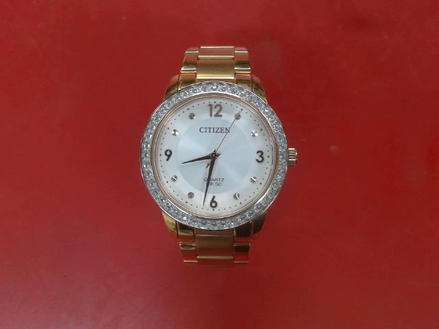 Montre fond blanc quartz